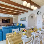 Villa Ta Guza *